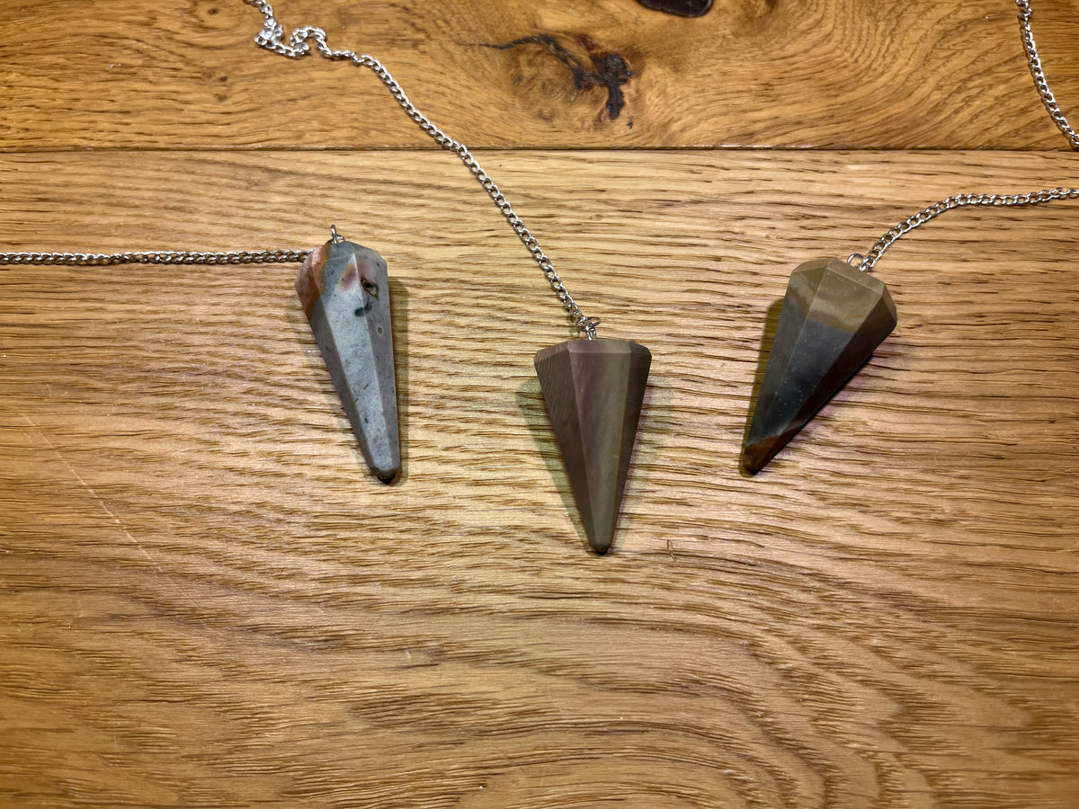 Pendule jaspe polychrome