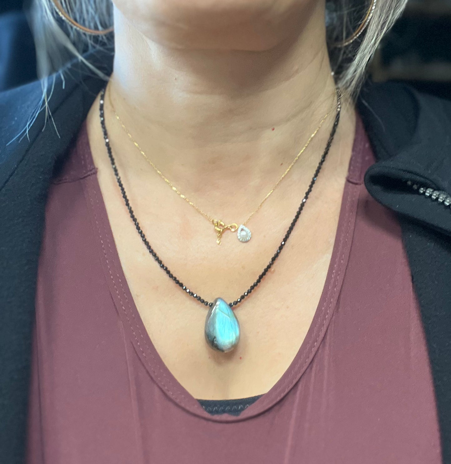 Collier en spinelle noir et labradorite – Pièce unique