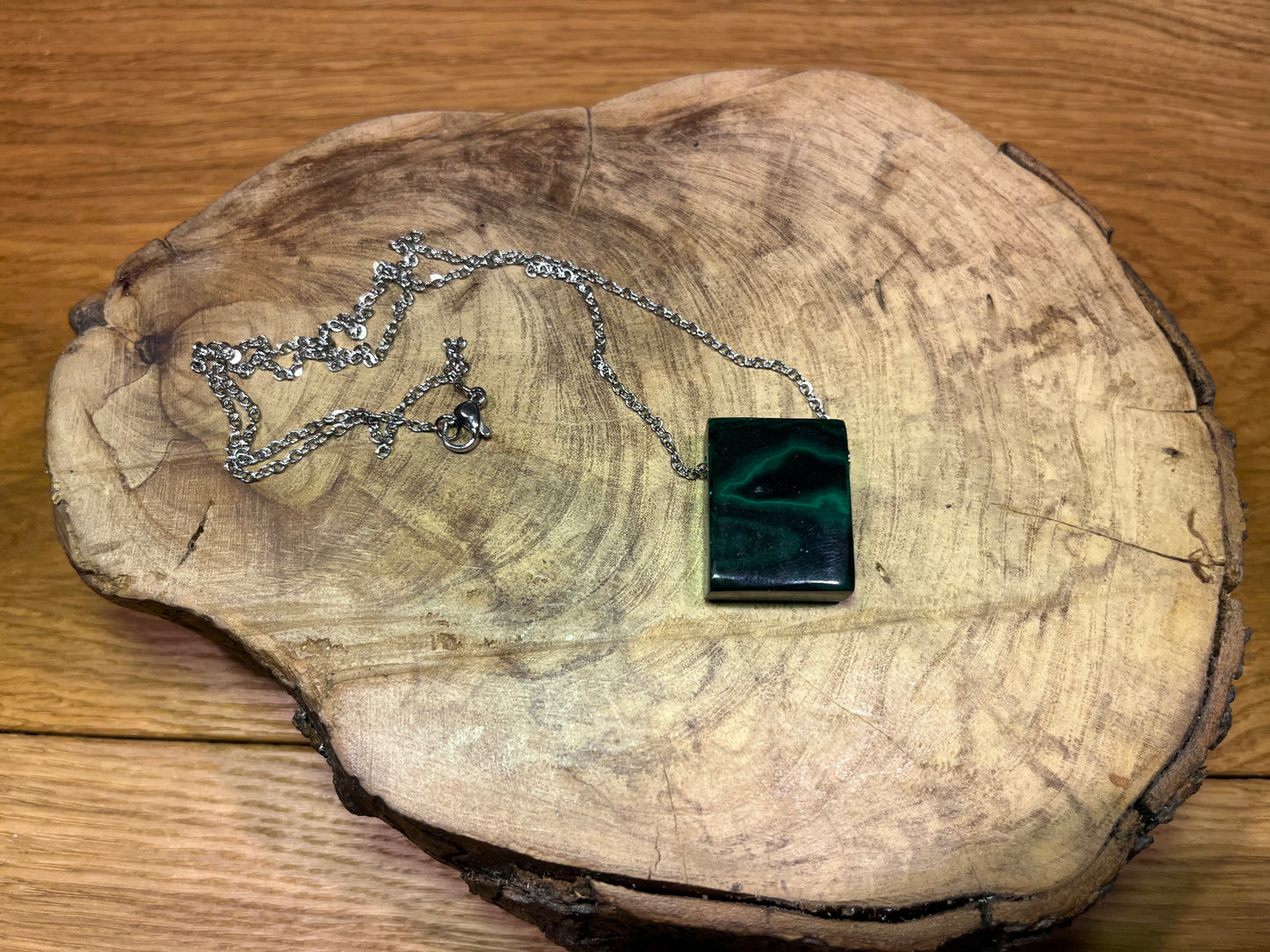 Malachite – Pendentif rectangulaire avec chaîne en acier inoxydable