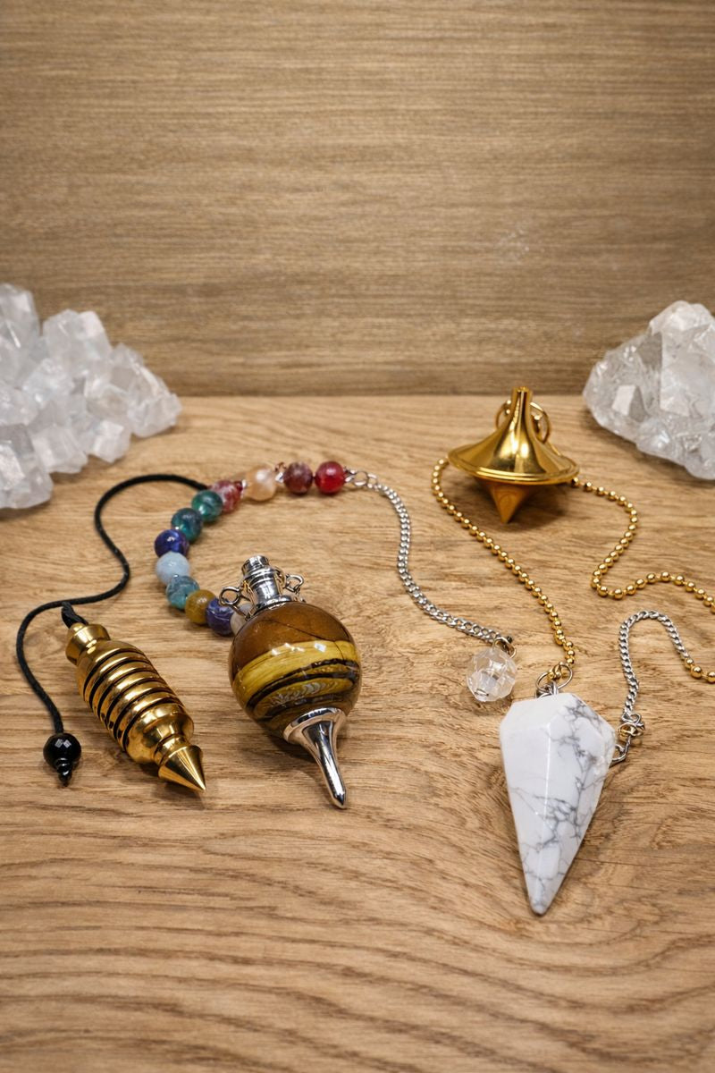 Pendules divinatoires