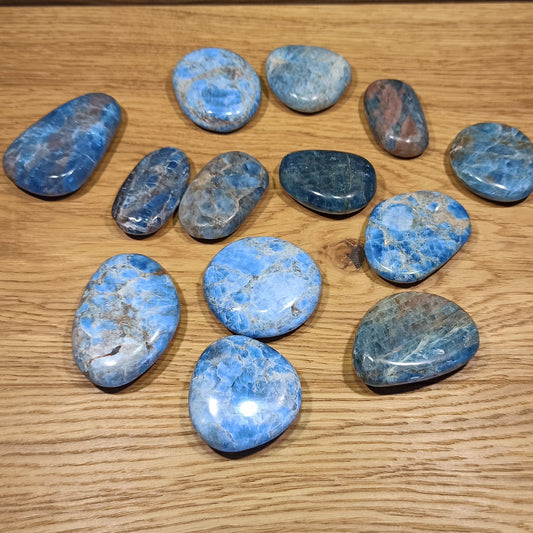 Pierre Plate Apatite Bleue Madagascar