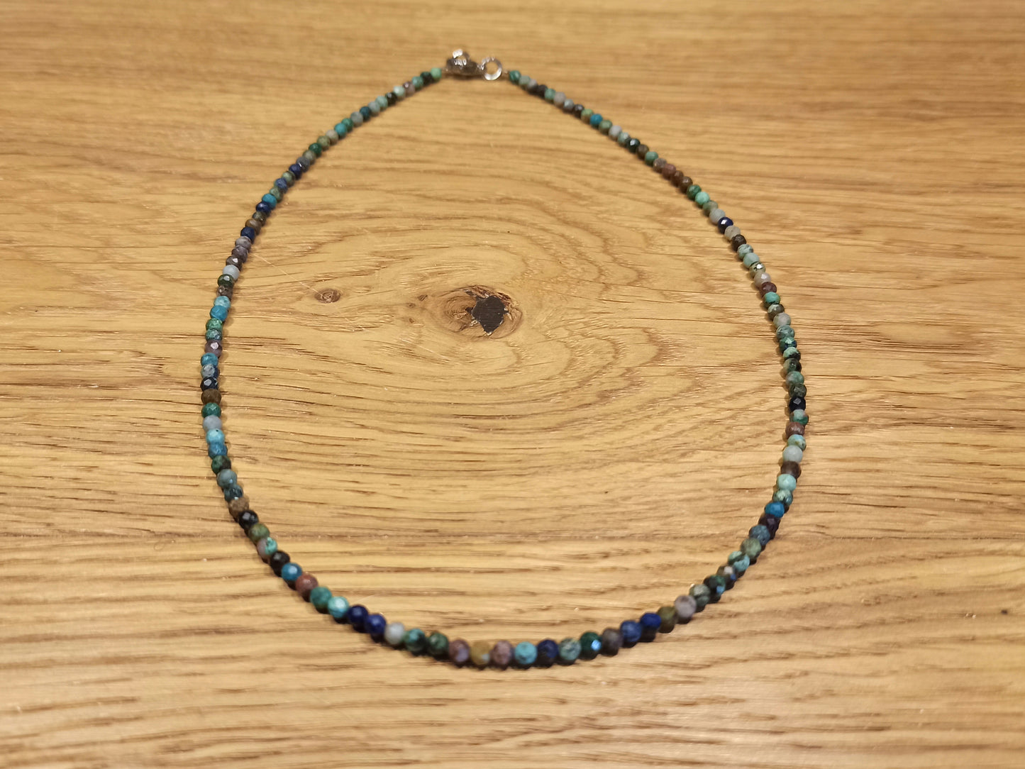 Collier ras de cou en Chrysocolle