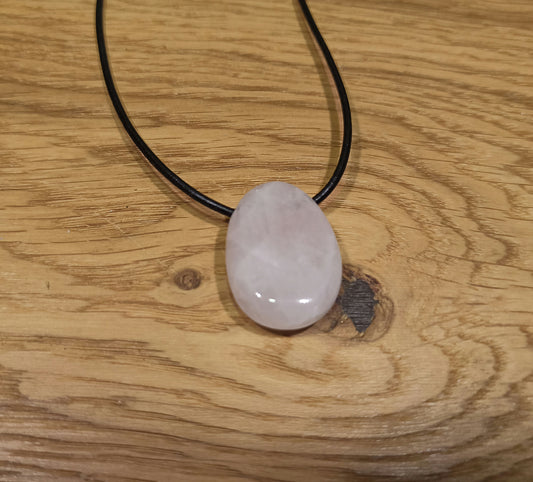 Pendentif pierre percee Quartz Rose