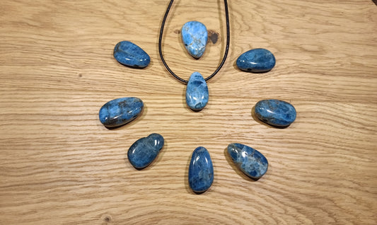 Pendentif pierre percée Apatite