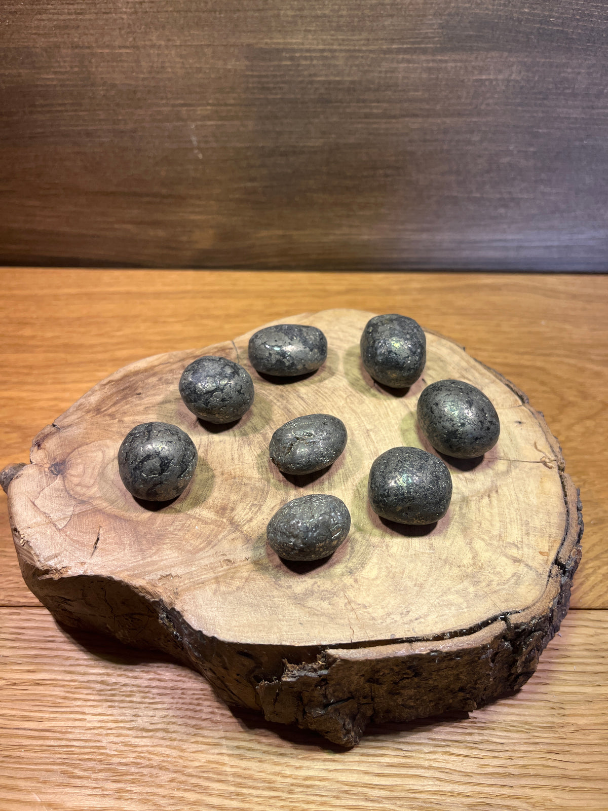 Pyrite sur Magnétite - Pierre roulée
