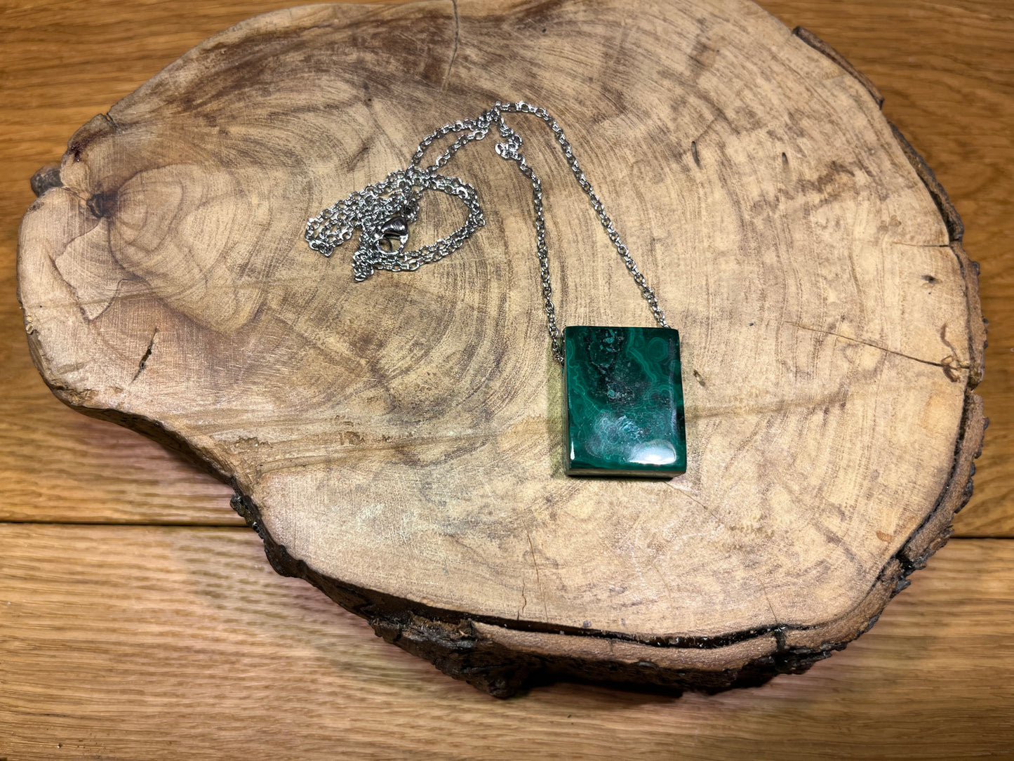 Malachite – Pendentif rectangulaire avec chaîne en acier inoxydable