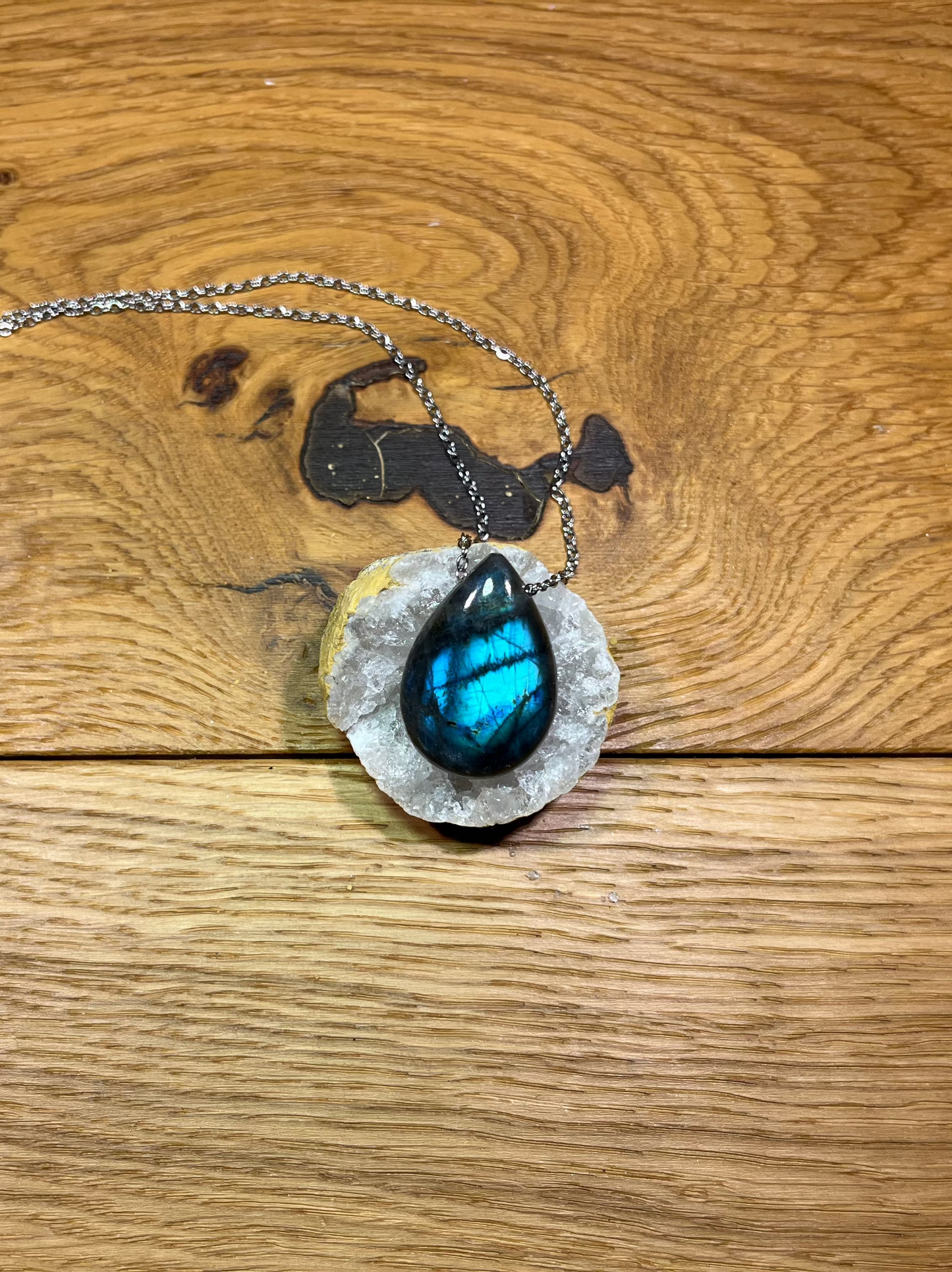 Pendentif Labradorite – Goutte aux reflets turquoise