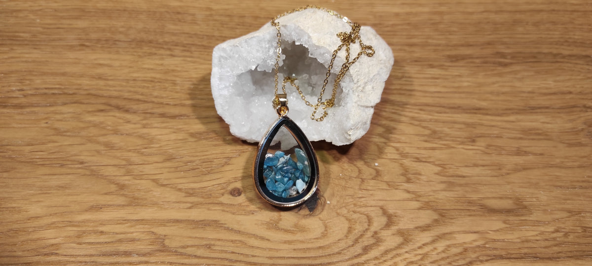 Pendentif goutte dorée en apatite- clarté et motivation
