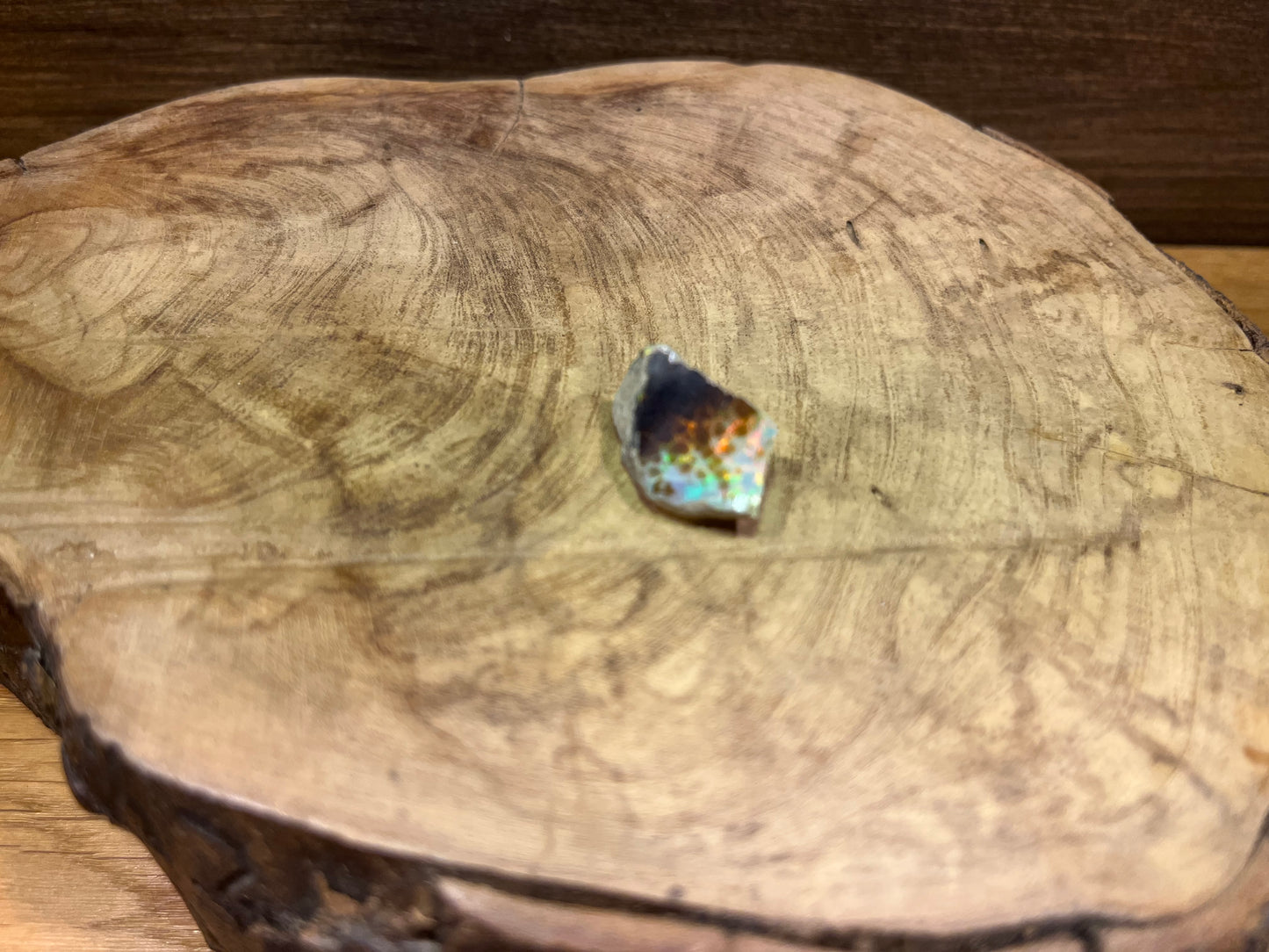 Opale Brute – Fragment de Magie Naturelle